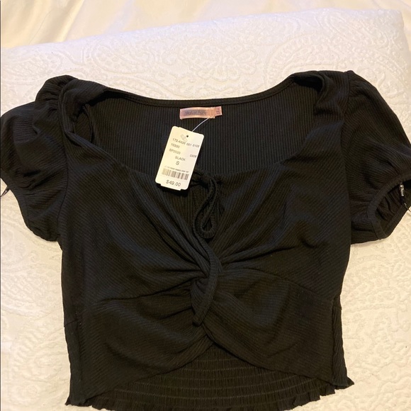 Black detailed crop from M boutique - Picture 2 of 8